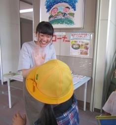 地域の小学生がきてくれました