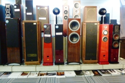 TANNOYスピーカー｢ Kensington/GR ｣を展示しました♪試聴できます。