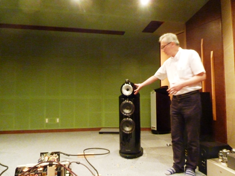B&Wスピーカー802D3、805D3の色違いバージョンを聴き比べ♪