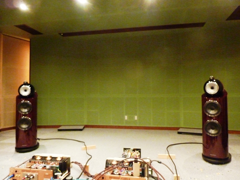 B&Wスピーカー802D3、805D3の色違いバージョンを聴き比べ♪