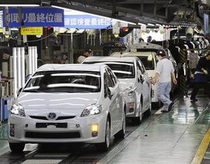 自動車メーカーが、木・金曜を一斉休業日に！？