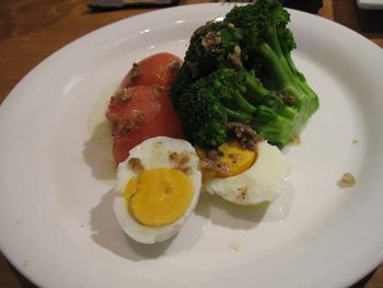 夕食はワインと
