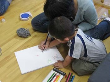 クモの巣を作ろう（お母さんと一緒教室）