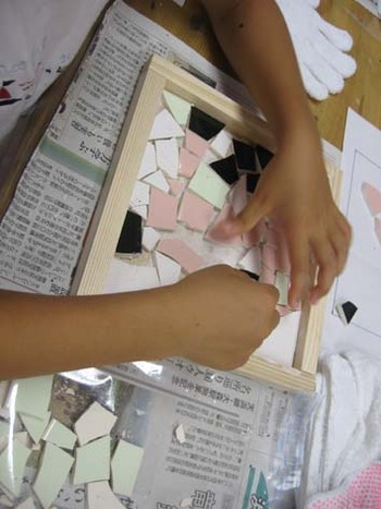 タイルモザイクを作ろう（工作教室）