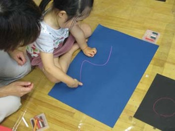 コンテで描こう（お母さんと一緒教室）