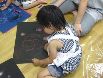コンテで描こう（お母さんと一緒教室）
