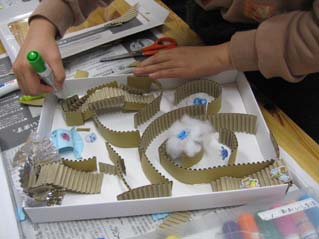 ビー玉迷路を作ろう（工作教室）