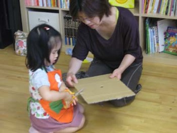 クモの巣を作ろう（お母さんと一緒教室）