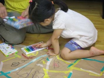 テープで遊ぼう（お母さんと一緒教室）