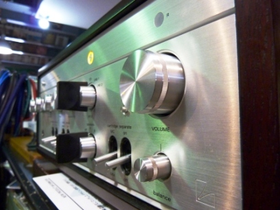 LUXMAN復刻プリメインアンプ「L-305」を試聴♪