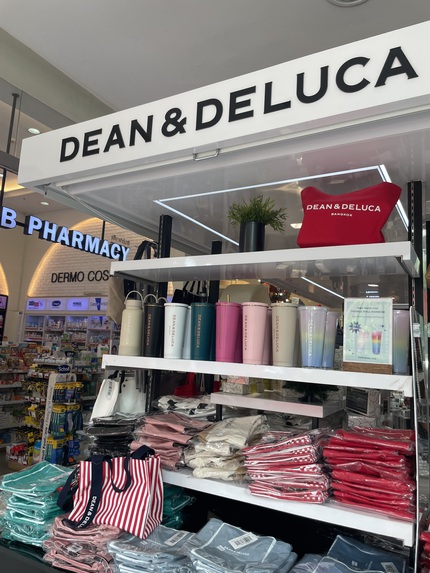 DEAN & DELUCA バッグと友人のカフェとIKEA(ω)