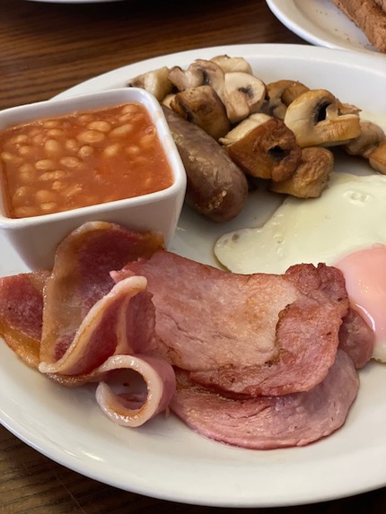 ロンドンの朝食(ω)