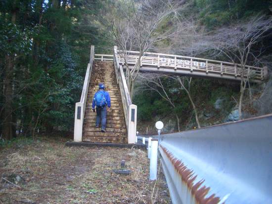 愛知鳳来寺山の鷹打場・天狗岩からの空！丁石残る参道で湯谷峠・行者越を越えて周回！