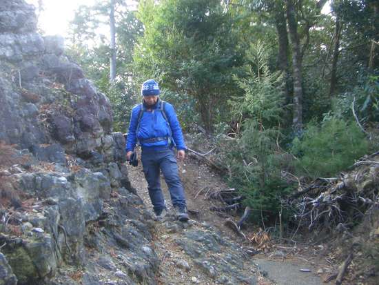 愛知鳳来寺山の鷹打場・天狗岩からの空！丁石残る参道で湯谷峠・行者越を越えて周回！