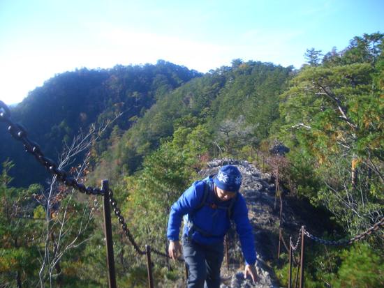 紅葉の愛知県民の森から宇連山へ！大自然感じる周回尾根を踏破