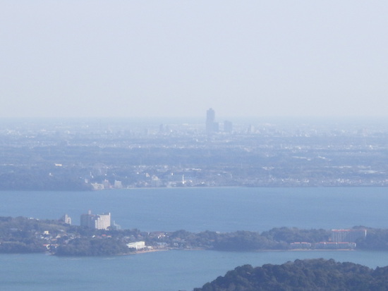 湖西連峰・坊ヶ峰へ！五葉の五滝・平尾山から冷風吹く稜線を縦走往復