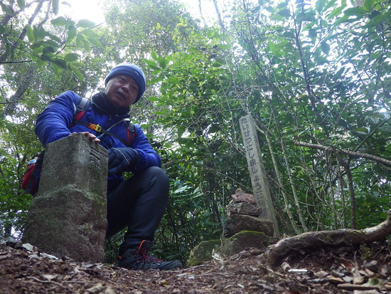 湖西連峰・坊ヶ峰へ！平山登山口から中山峠を冒険！三角点と新ルート探索