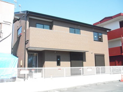 店舗お休みのお知らせ・・・４月５日（火）カーテン施工