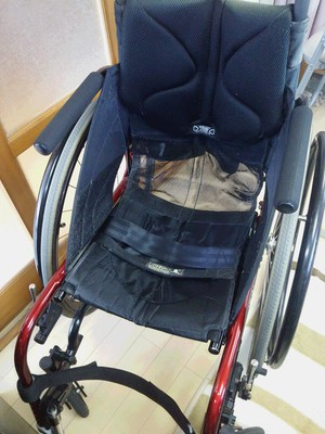 車椅子、装具装着の方へ。