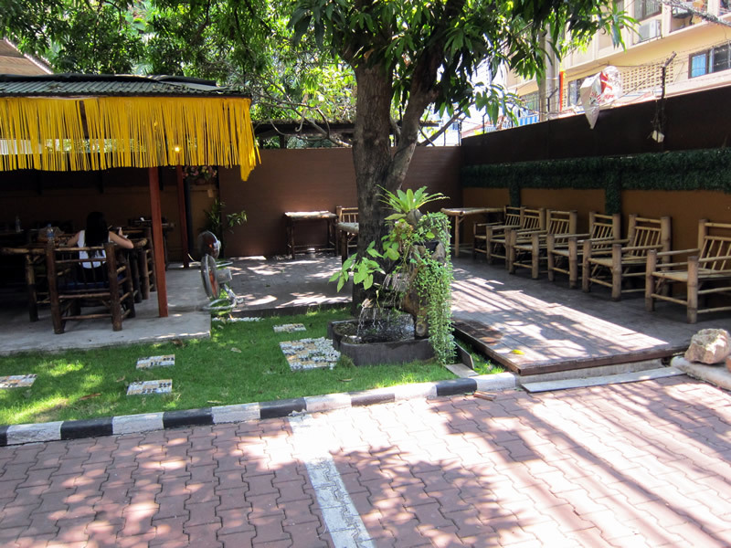 タイでインドネシア料理の店「Rasa Khas Indonesian」