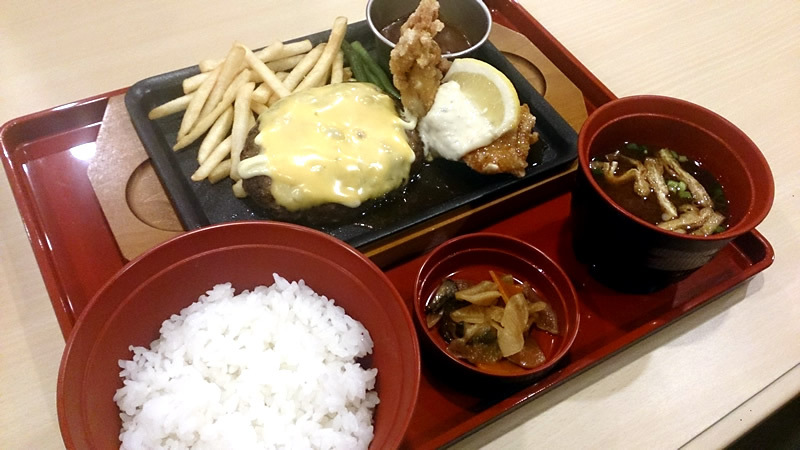 ジョイフル（Joyfull）浜松三島店は、駅南で24時間営業で空いてて作業に便利そう