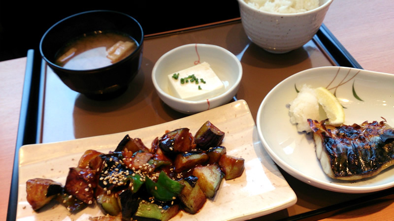 やよい軒の朝食は健康的でコスト的にもアリ