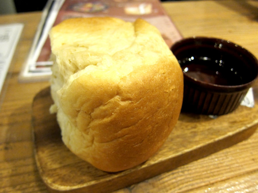 CHICKEAT（チキート）｜浜松でも地中海沿いの港町の雰囲気。とにかくイギリスパン！