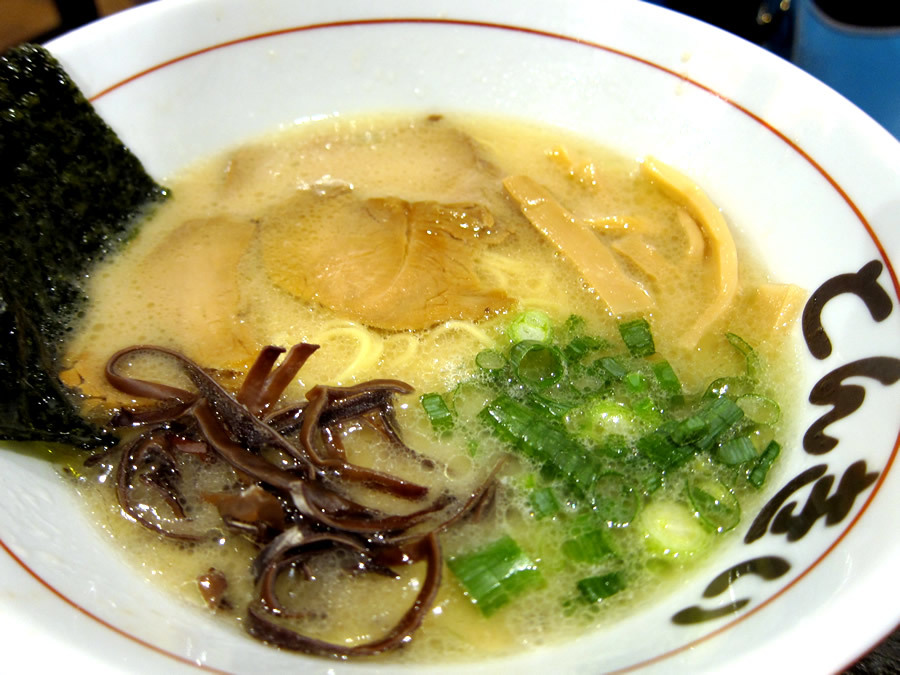 肉だけでなく骨まで美味しく！ とんきぃのとんこつらーめん