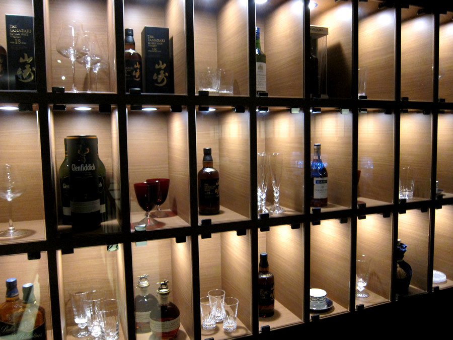 会員制 Bar 楽園