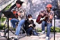 日曜、ライブ拝聴に(^^♪