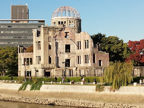 広島 原爆ドームの見える平和記念公園を散歩 Yoshi