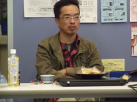 東北交流館館長佐藤大さんの話を聞く。