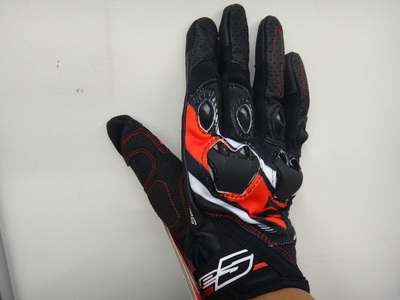 人気ｸﾞﾛｰﾌﾞ　Five　STUNTO入荷しました。
