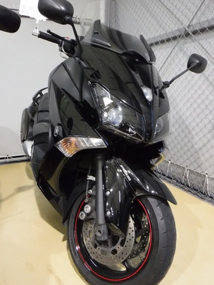 中古車　TMAX530