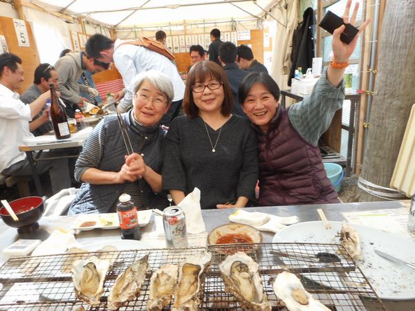 海湖館牡蠣小屋、本日10時開店です！