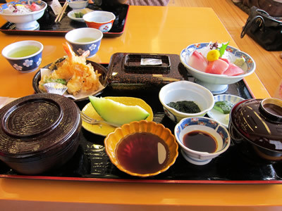魚あら、の天ぷらと刺身が最高