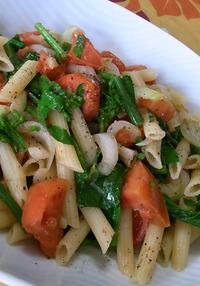 トウ菜、トマト、サラダオニオンでつくったペンネを食卓に